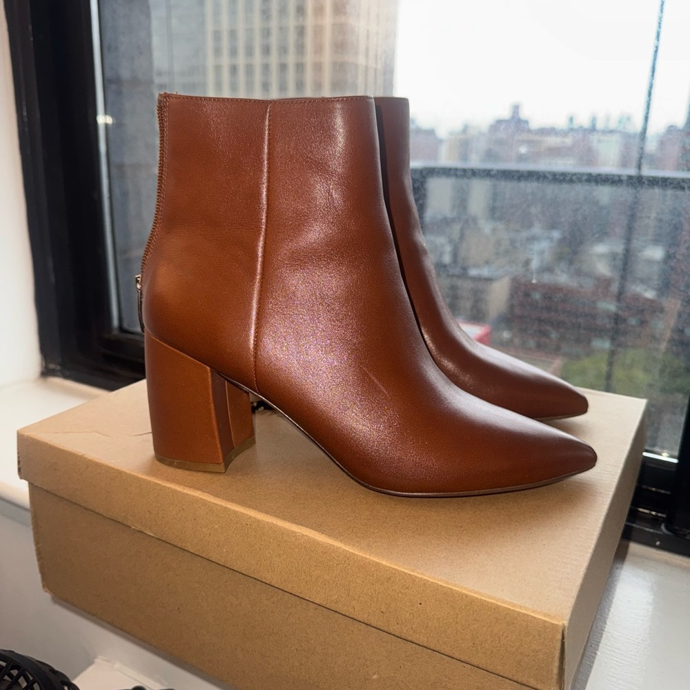 Steve Madden Neven Booties
